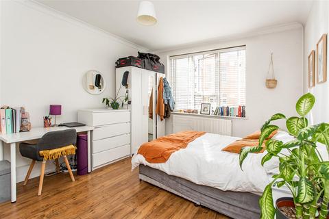 3 bedroom flat to rent, Harford Street, Stepney Green, London