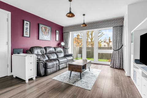 1 bedroom flat for sale, Gladstone Road, Ware SG12