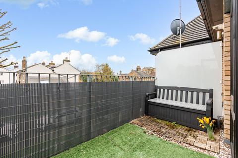 1 bedroom flat for sale, Gladstone Road, Ware SG12