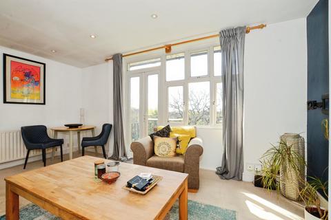 2 bedroom flat for sale, Shirley Road, Abbots Langley, WD5
