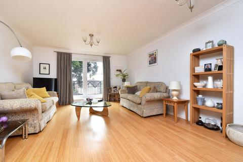 2 bedroom flat for sale, Widmore Road, Bromley, BR1 3AN