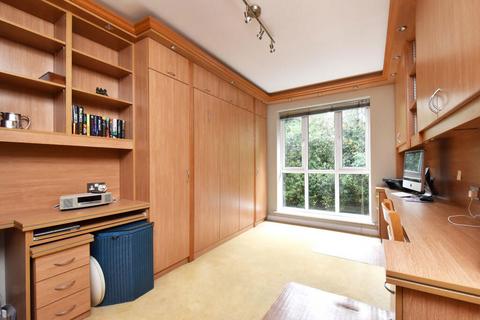 2 bedroom flat for sale, Widmore Road, Bromley, BR1 3AN