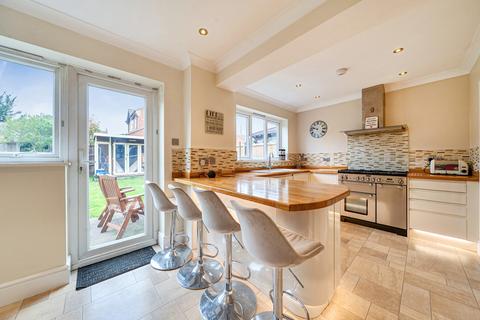 undefined, Cowley Avenue, Worcester Park, Greenhithe, Kent, DA9