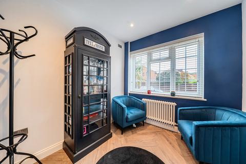 undefined, Cowley Avenue, Worcester Park, Greenhithe, Kent, DA9