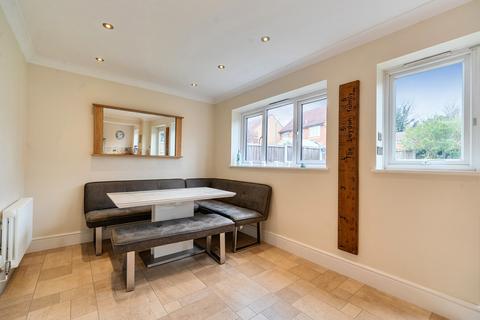 undefined, Cowley Avenue, Worcester Park, Greenhithe, Kent, DA9