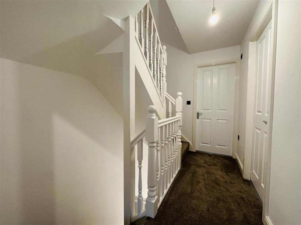Landing 1st Floor