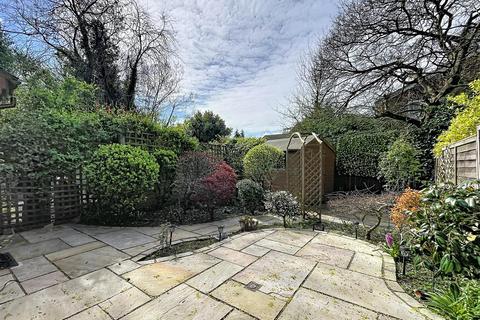 undefined, Ashdene Gardens, Kenilworth