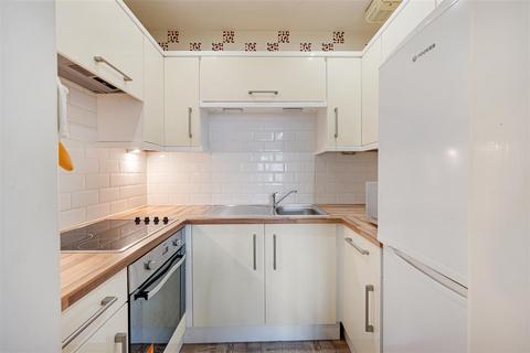 undefined, Oulton Court, Grappenhall WA4