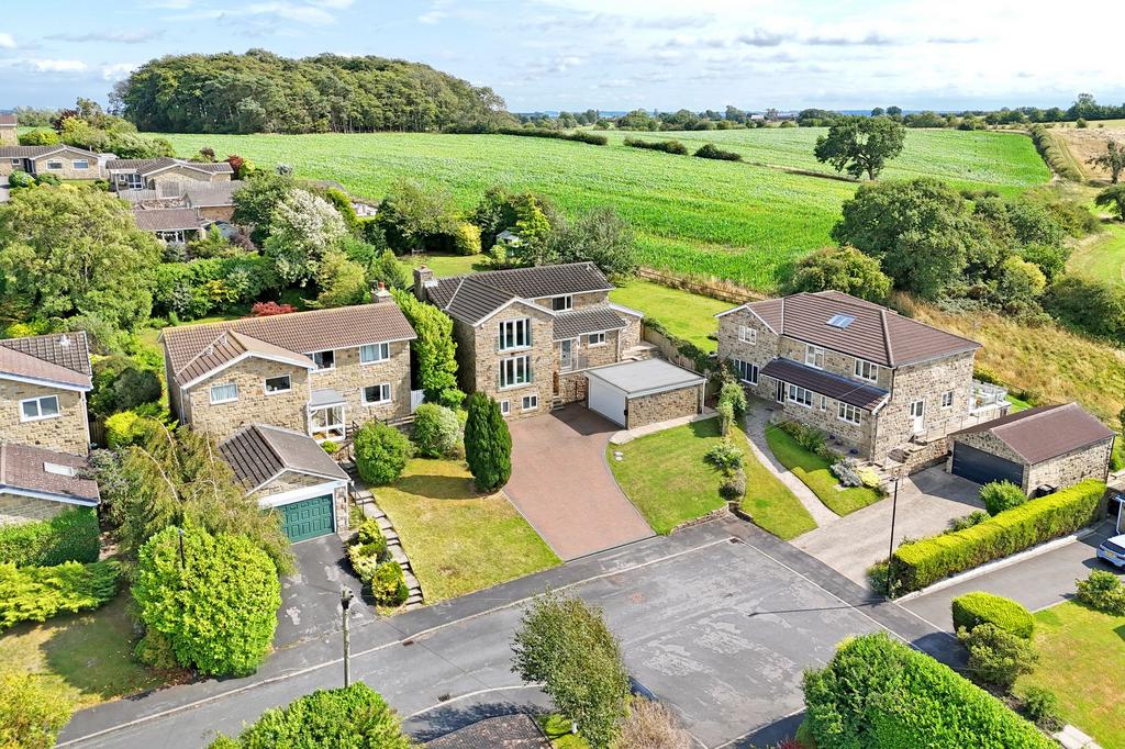 5 bedroom detached house for sale