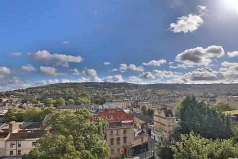 2 bedroom flat to rent, Bladud Buildings, Bath BA1