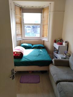 1 bedroom flat to rent, Ripple Road, Barking IG11