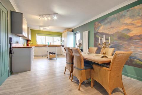 3 bedroom detached bungalow for sale, Londesborough Road, Cranswick, Driffield