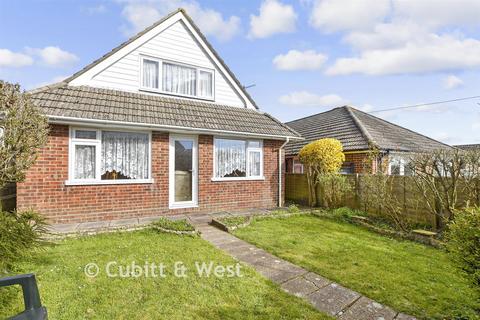 3 bedroom chalet for sale, Downsview Avenue, Brighton BN2