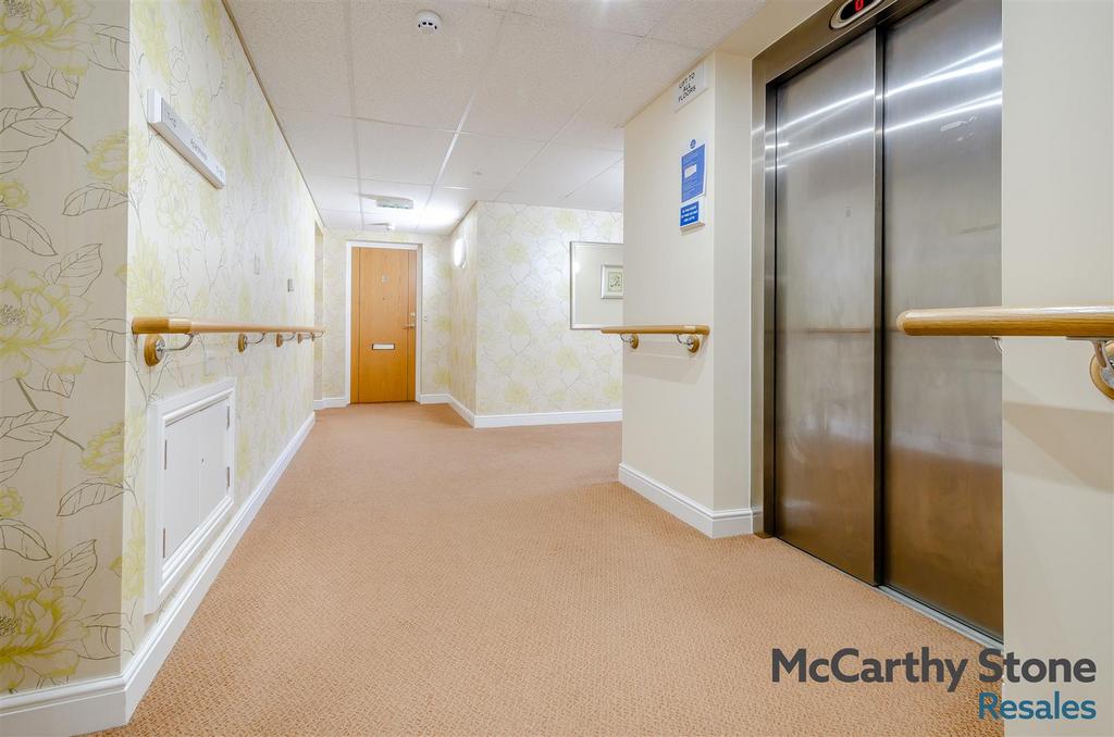 8683082-interior17.jpg