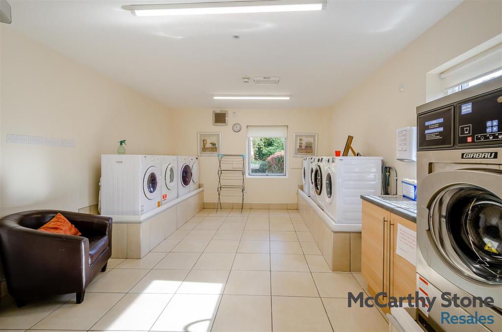 8683082-interior19.jpg