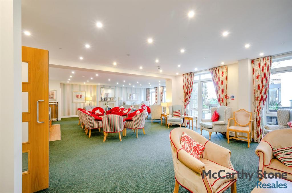 8683082-interior20.jpg
