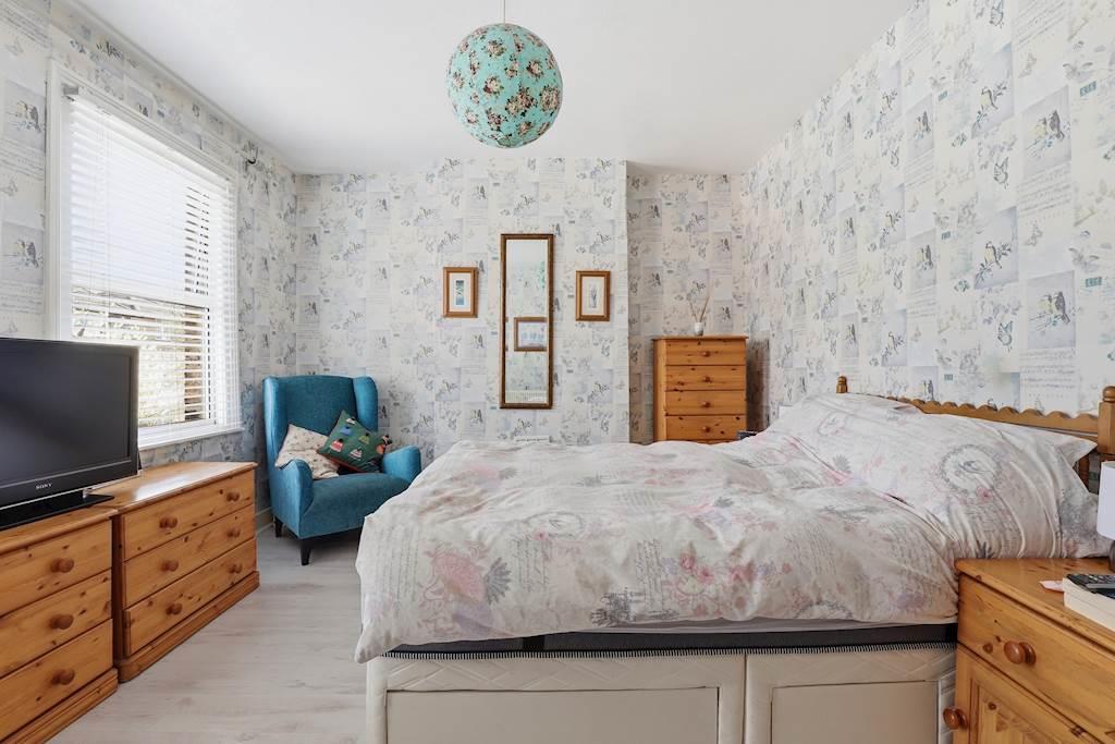 12-84b3 JHProp Wpen - 41 Whateley Road - 34-small.jp