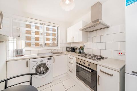 2 bedroom flat for sale, Warwick Drive, London SW15