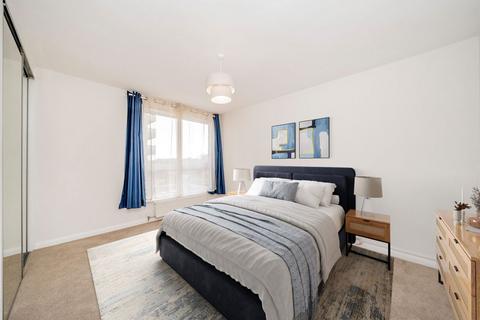 2 bedroom flat for sale, Warwick Drive, London SW15