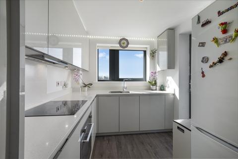 3 bedroom flat for sale, Neasden Lane, London NW10