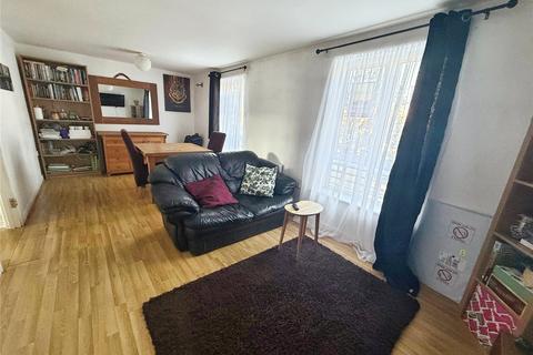 2 bedroom flat for sale, Chantry Close, London SE2