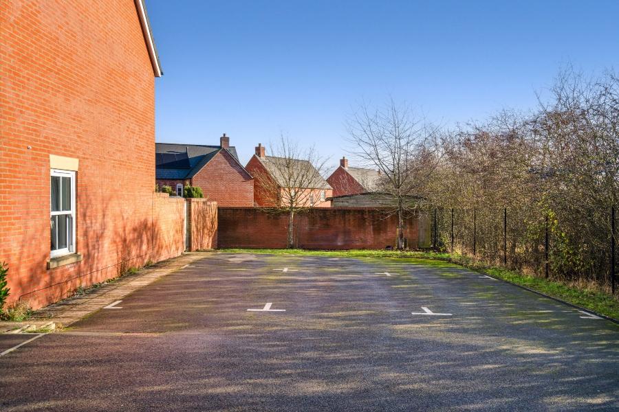 12 Sturgess Way - Image 12