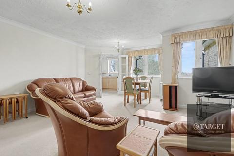2 bedroom flat for sale, Friends Avenue, Waltham Cross EN8