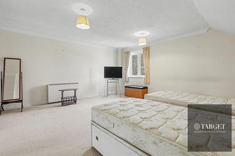 2 bedroom flat for sale, Friends Avenue, Waltham Cross EN8