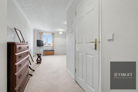 2 bedroom flat for sale, Friends Avenue, Waltham Cross EN8