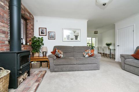 undefined, Traeth Coch Uchaf, Red Wharf Bay, Isle of Anglesey, LL75