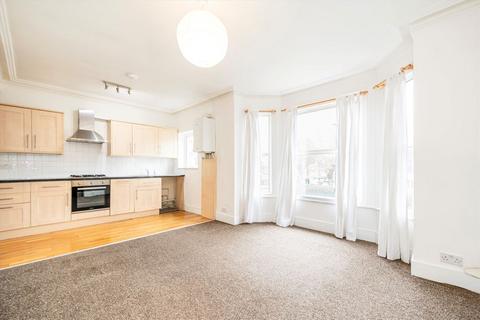 2 bedroom flat for sale, Greenford Avenue, LONDON W7
