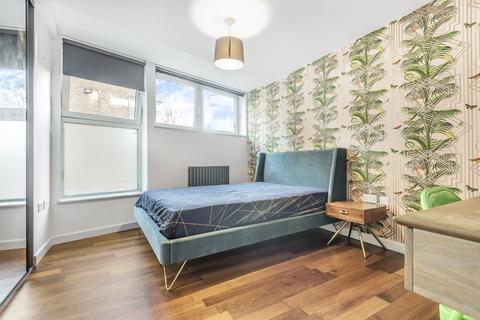 3 bedroom flat to rent, Pennack Road, London, SE15