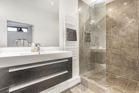 3 bedroom flat to rent, Pennack Road, London, SE15