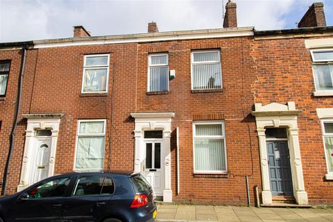 3 bedroom terraced house to rent, 3-Bed House to Let on St. Cuthberts Road, Preston
