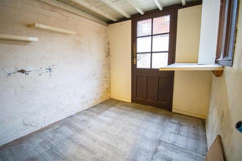 3 bedroom terraced house to rent, 3-Bed House to Let on St. Cuthberts Road, Preston