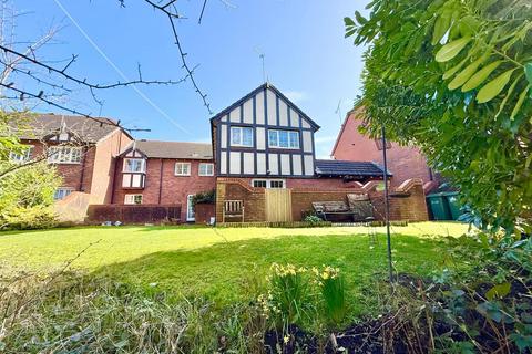 3 bedroom house for sale, Sutton Close, Macclesfield, Cheshire