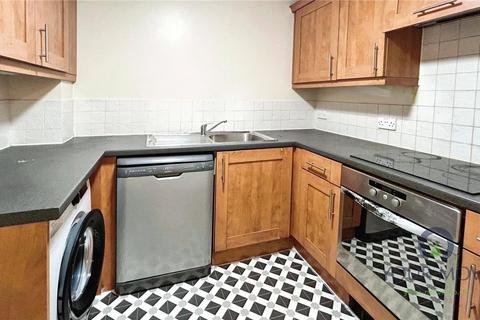 2 bedroom flat to rent, Chantry Close, London SE2