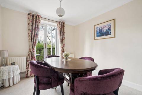 3 bedroom apartment for sale, Park Lawn, Farnham Royal SL2