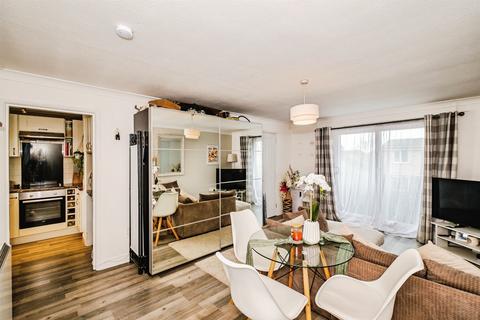 1 bedroom flat for sale, Fairlawn Drive, WORTHING