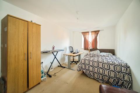 2 bedroom flat for sale, Park Prewett Road, Basingstoke