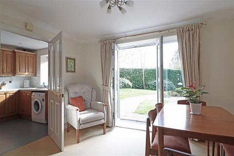 2 bedroom retirement property for sale, Ladbroke Road, Redhill