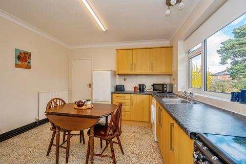 2 bedroom detached bungalow for sale, Petersham Drive, Alvaston, Derby