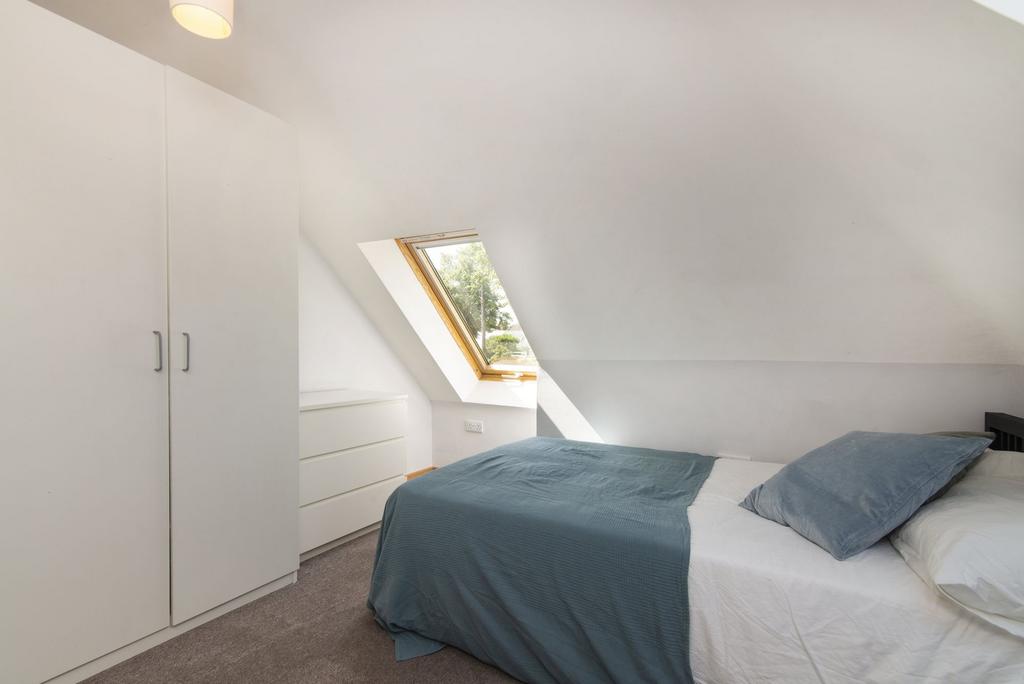 5 Double Bedrooms