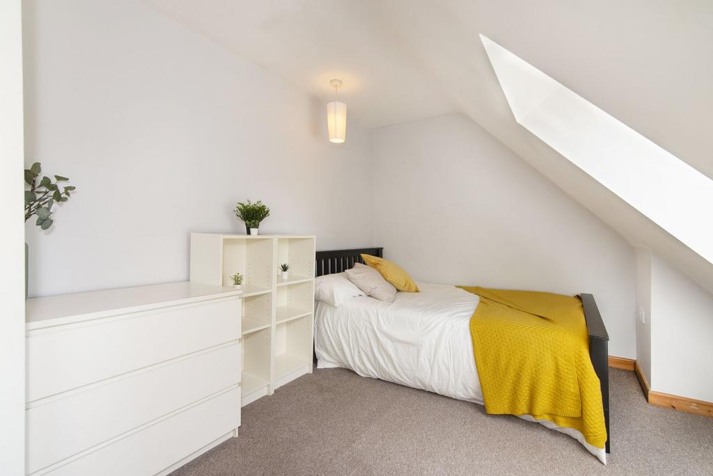 5 Double Bedrooms