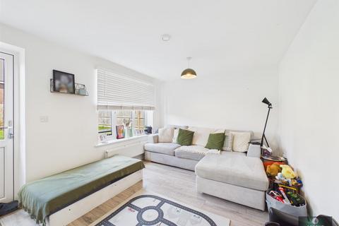 undefined, Primula Close, Crawley RH10