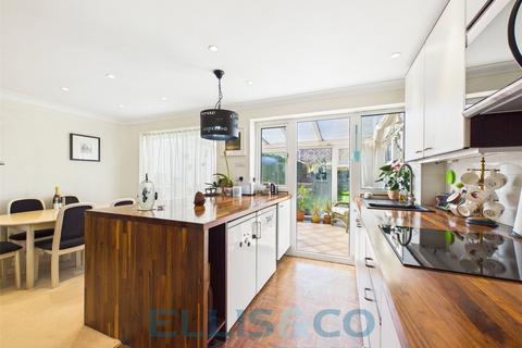 4 bedroom semi-detached house for sale, Brantingham Close, Tonbridge, Kent, TN9