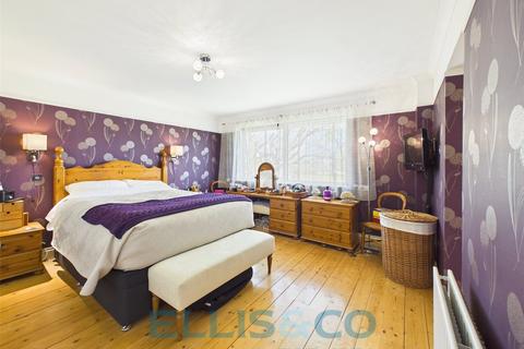 4 bedroom semi-detached house for sale, Brantingham Close, Tonbridge, Kent, TN9