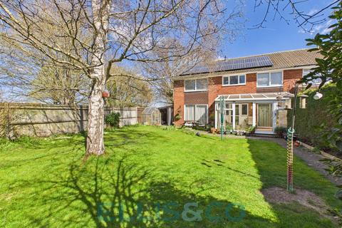 4 bedroom semi-detached house for sale, Brantingham Close, Tonbridge, Kent, TN9