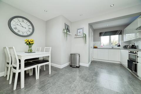 3 bedroom terraced house for sale, Silverdale Road, Hull, HU6
