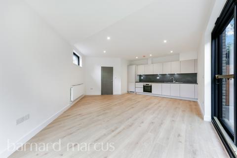 1 bedroom ground floor flat for sale, Acacia Road, London
